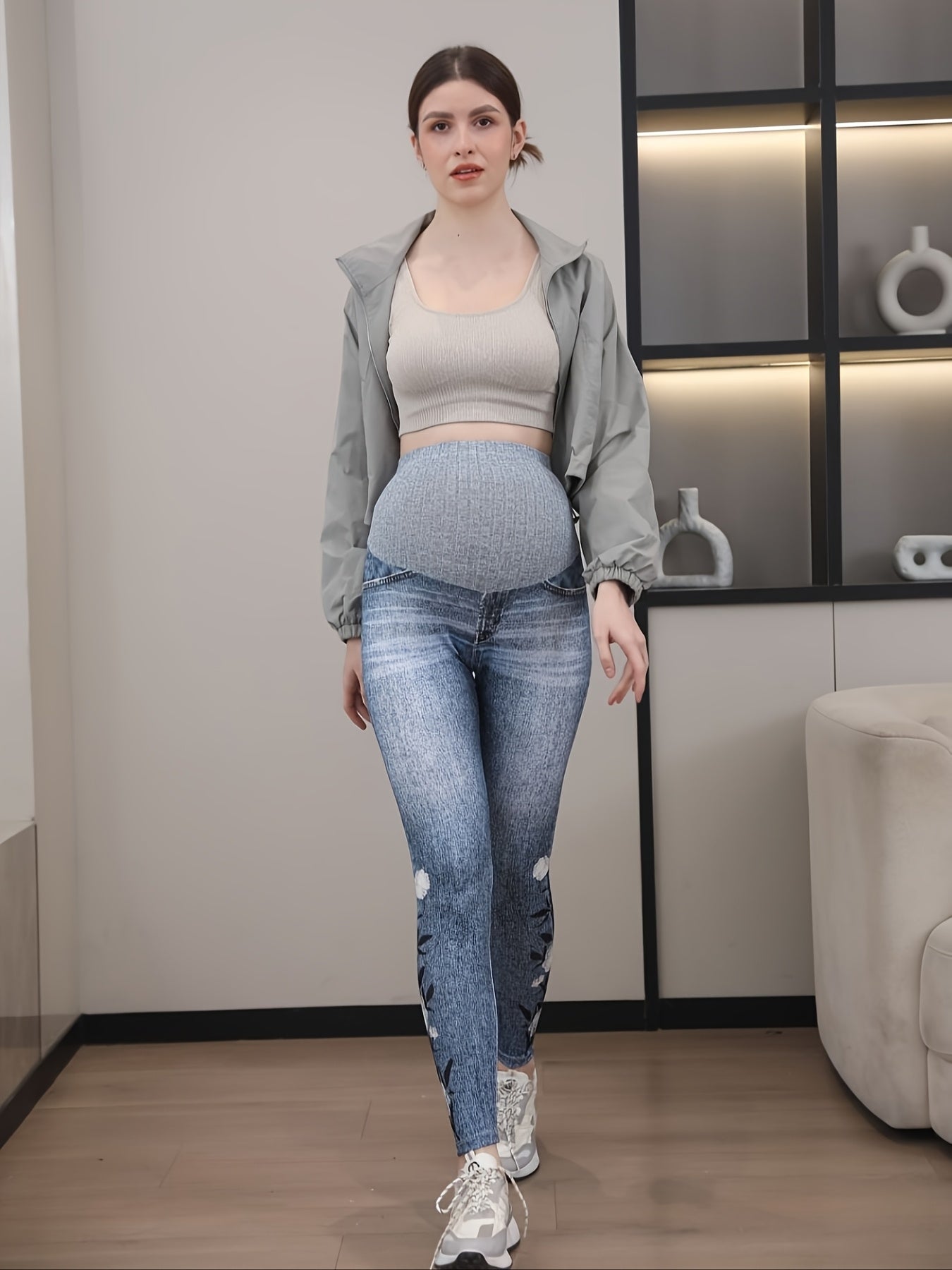 Pantalon Grossesse Faux Denim Skinny Taille Haute Confort Stretch Imprimé Floral Discret Printemps Été Automne by LSDLBoutique.ch