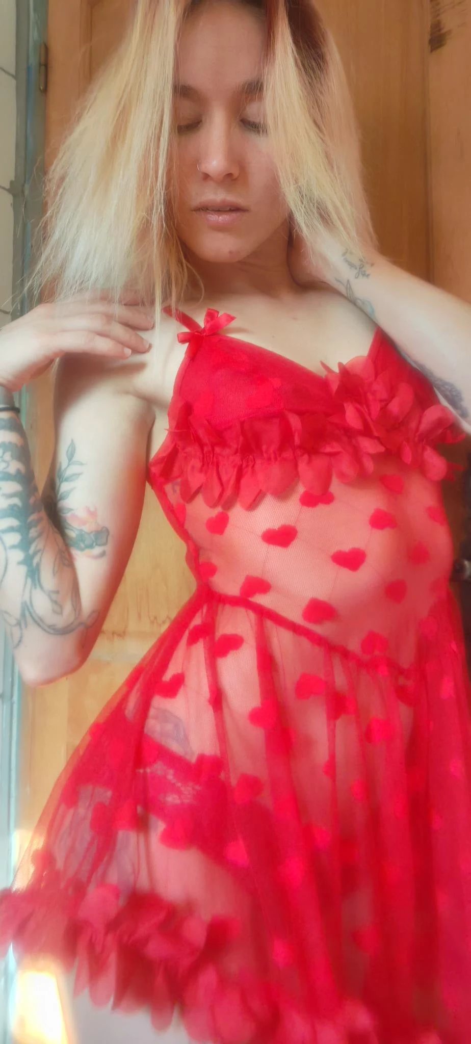 Les Secrets de Léa – nuisette rouge en tulle à cœurs – Valentina