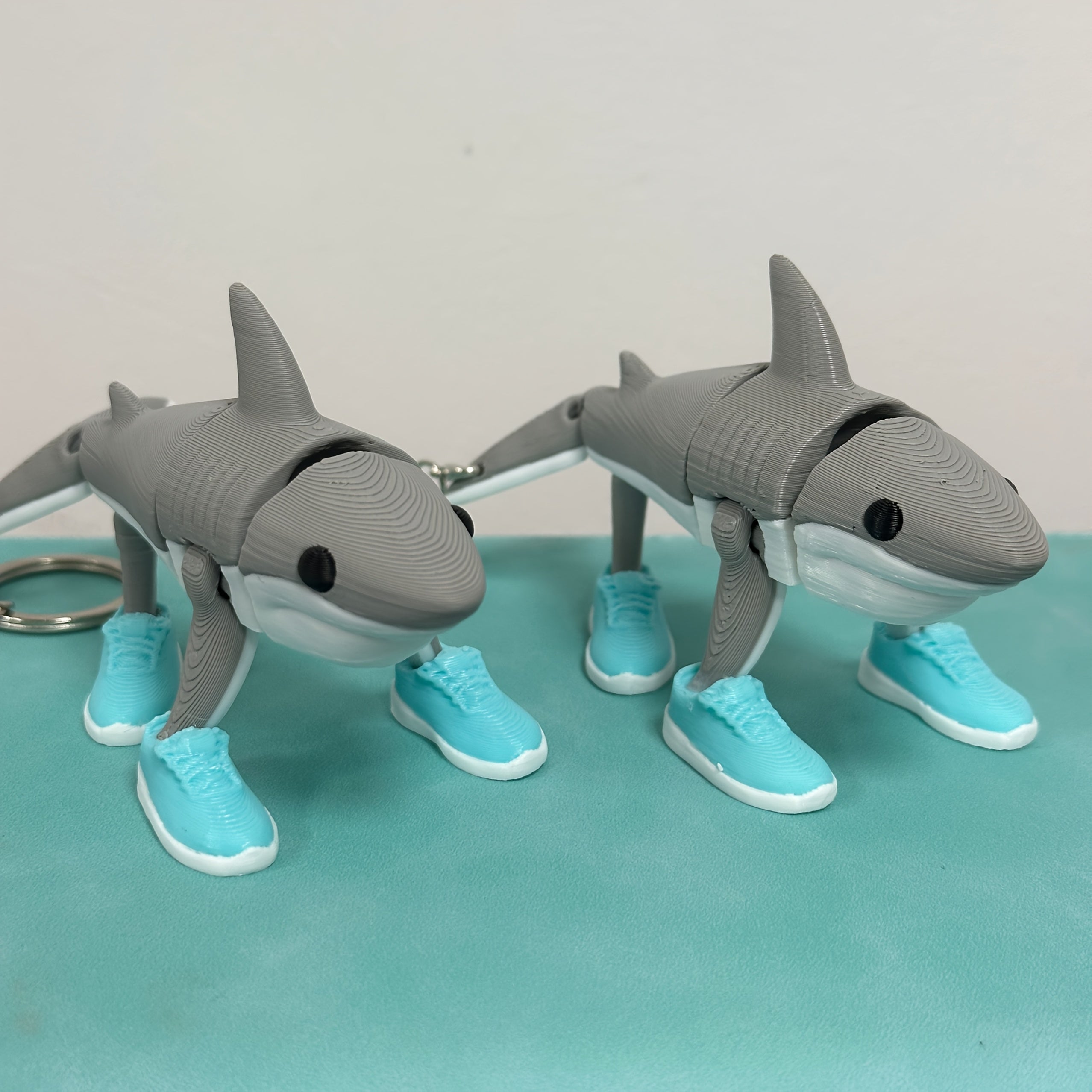 Requin aux Baskets – Sculpture Fantaisie Amovible Tralalero by LSDLBoutique.ch