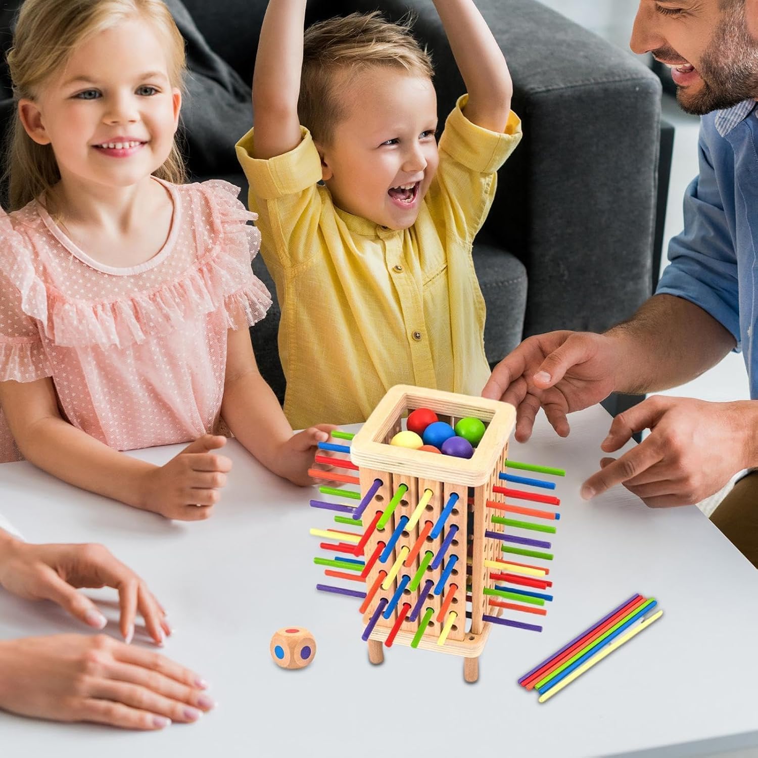 Montessori Jeu de société en bois, jeu éducatif de motricité fine pour enfants de 3 à 6 ans, jeu de tour avec 42 bâtons colorés et dés