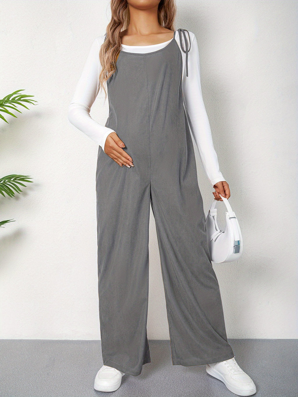 Combinaison Grossesse Femme Taille Haute Avec Bretelles Et Noeud Ample Confort Et Élégance by LSDLBoutique.ch