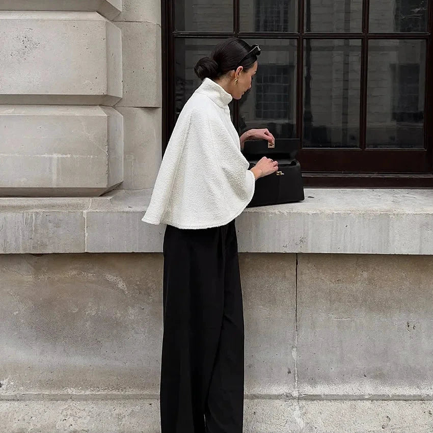 Cape En Laine Blanche Avec Fermeture Éclair