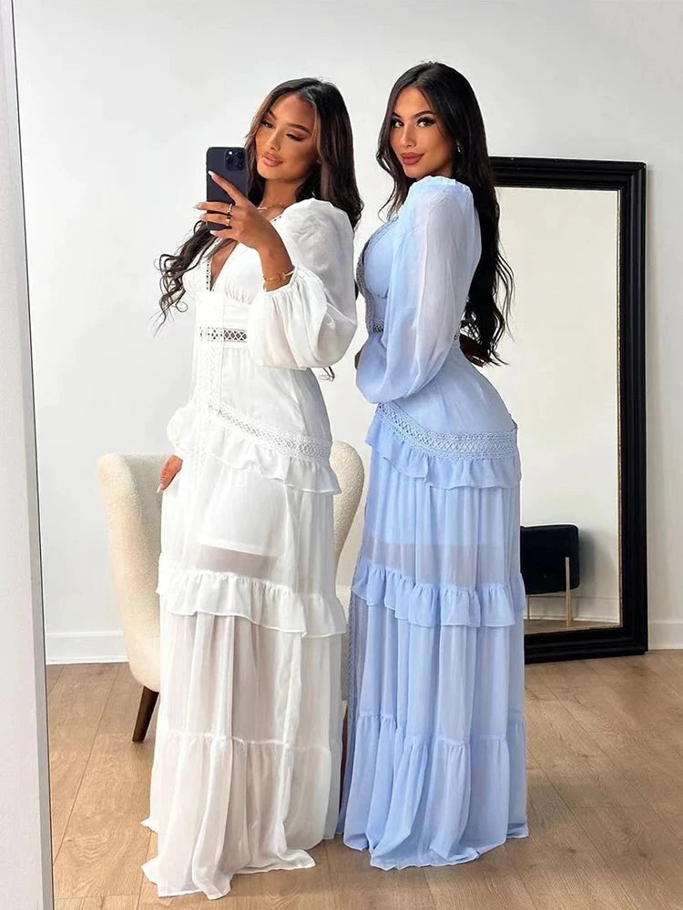 Robe longue ajourée col V taille empire manches lanternes