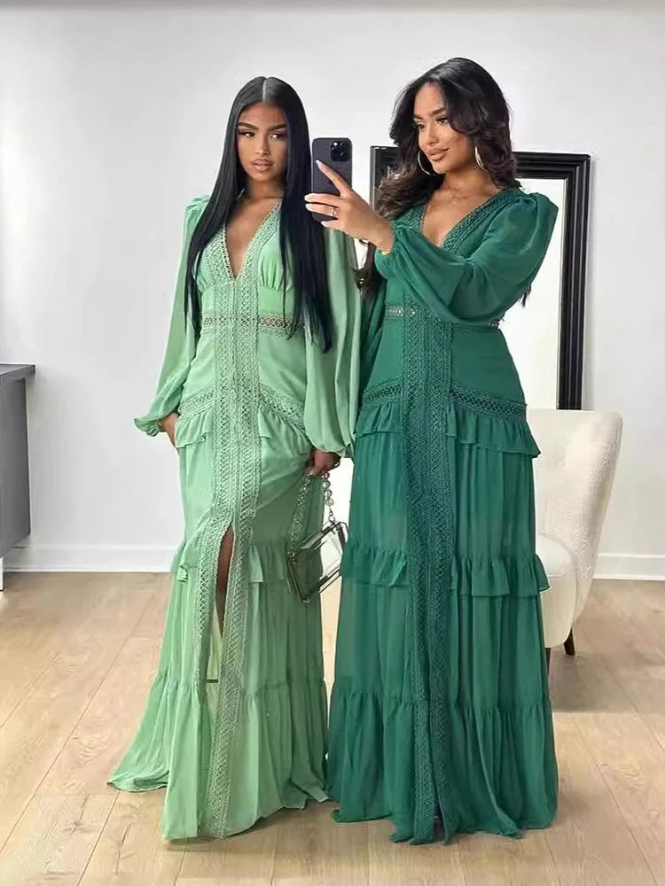 Robe longue ajourée col V taille empire manches lanternes