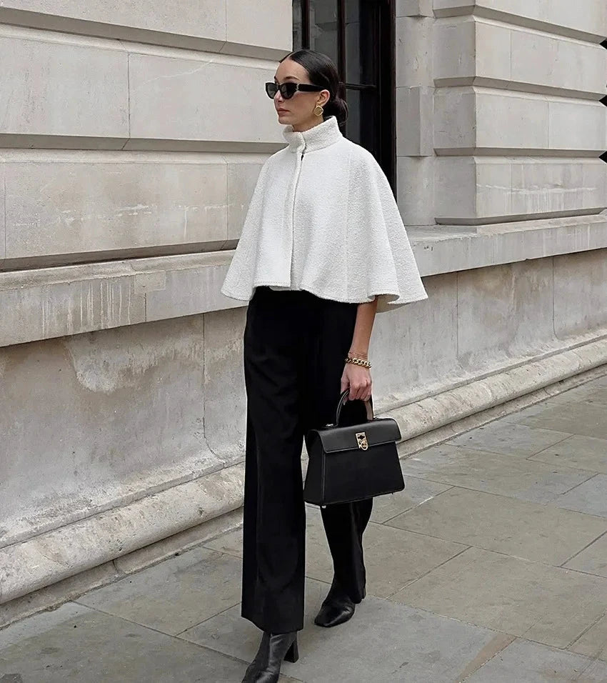 Cape En Laine Blanche Avec Fermeture Éclair