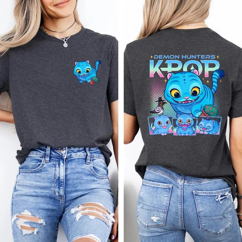 2025 KPop Demon Hunters T-shirt graphique noir mignon Demon Hunters T-shirt avec haut léger à col rond d'été pour les fans de K-Pop by LSDLBoutique.ch