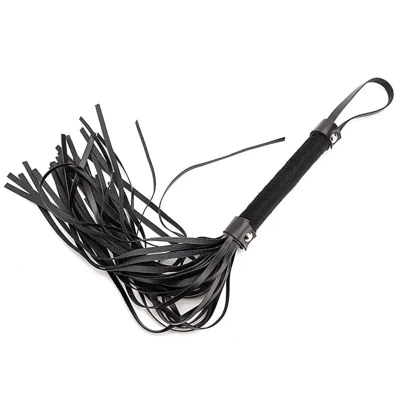 Fouet bondage noir LSDLBoutique, manche enveloppé et lanières en cuir