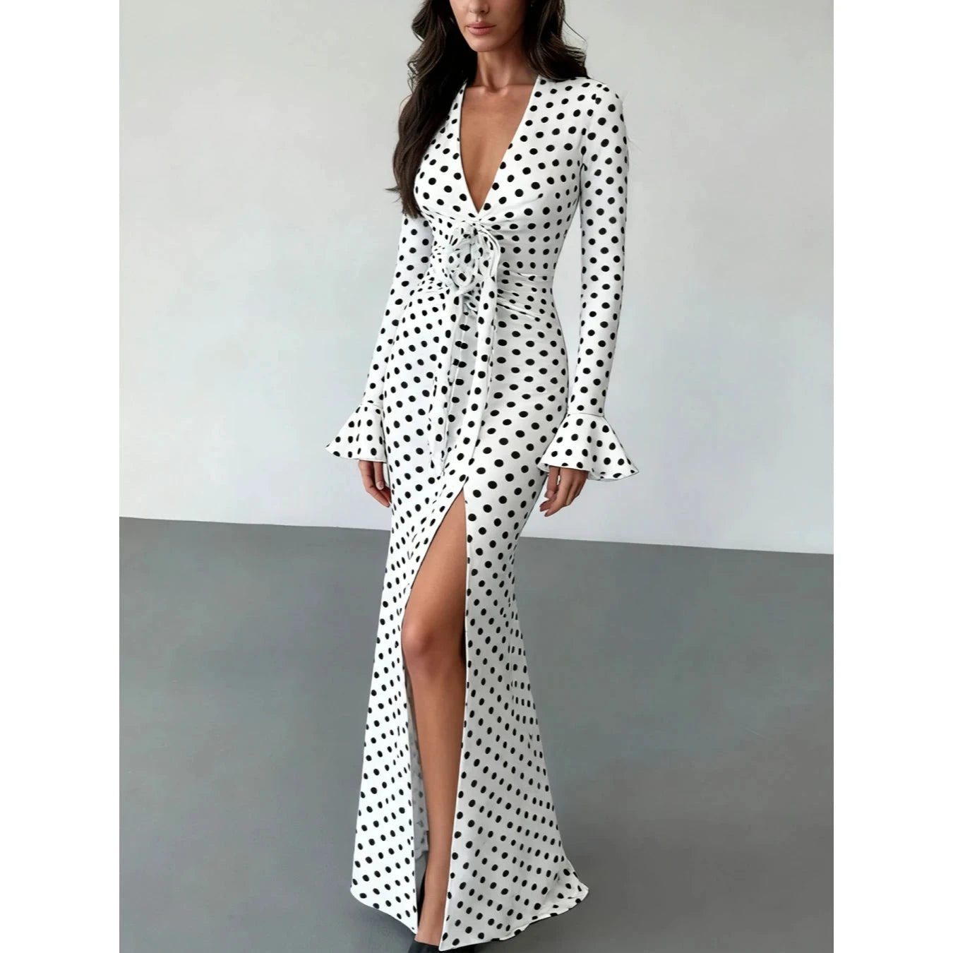 Robe À Pois Col V Amincissante Manches Cloche
