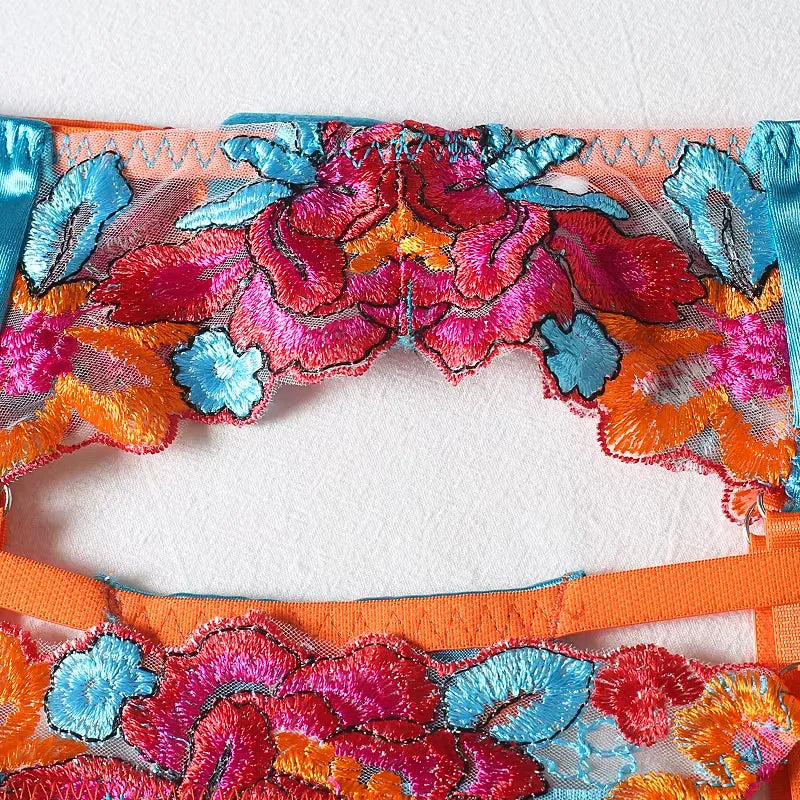 Ensemble lingerie dentelle florale brodée 3 pièces – Vahinée