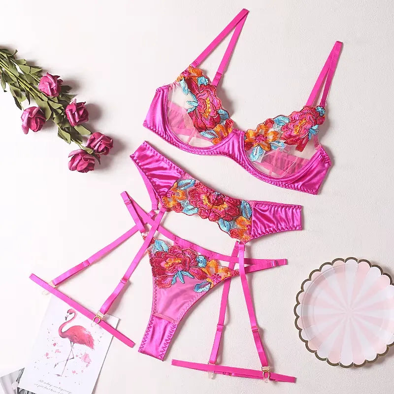 Ensemble lingerie dentelle florale brodée 3 pièces – Vahinée