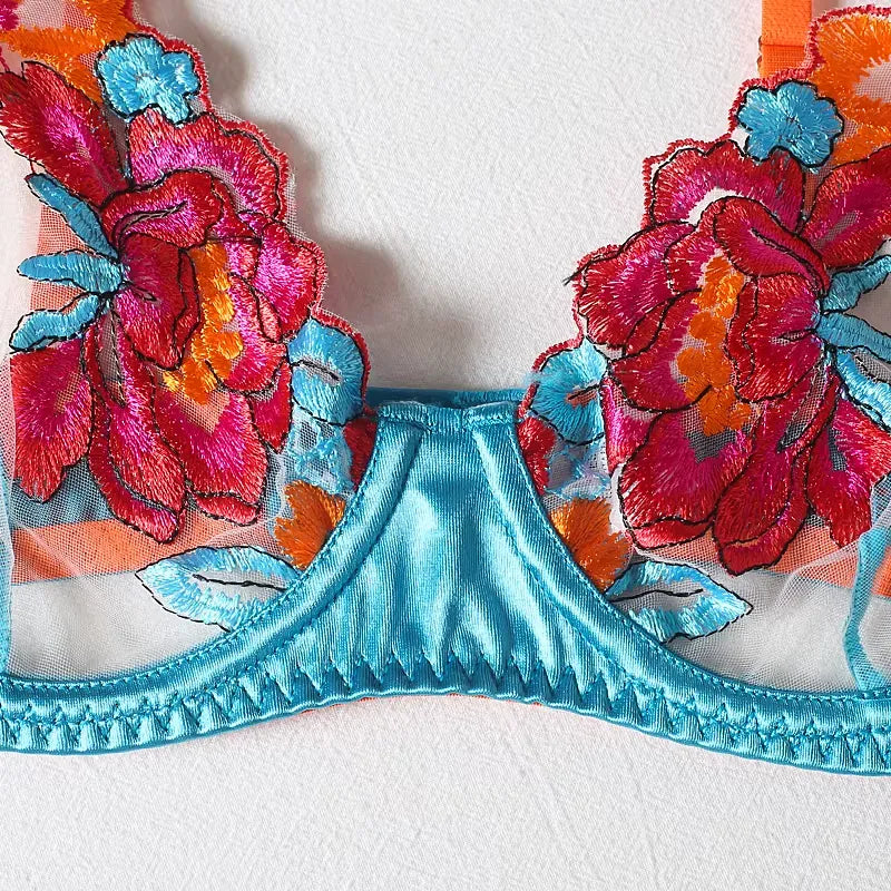 Ensemble lingerie dentelle florale brodée 3 pièces – Vahinée