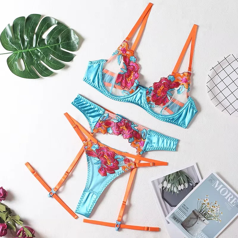 Ensemble lingerie dentelle florale brodée 3 pièces – Vahinée