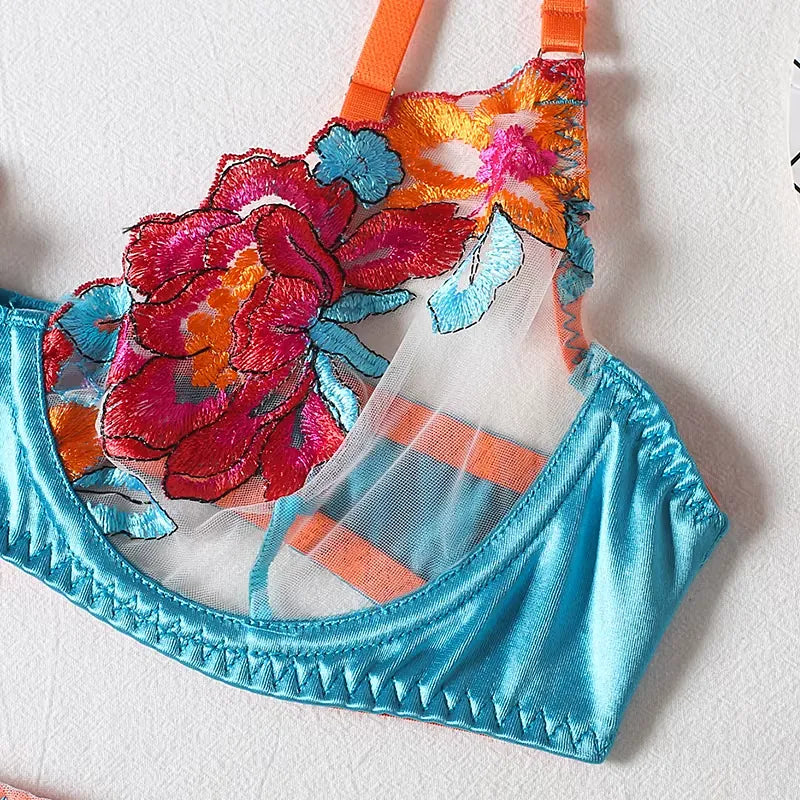 Ensemble lingerie dentelle florale brodée 3 pièces – Vahinée