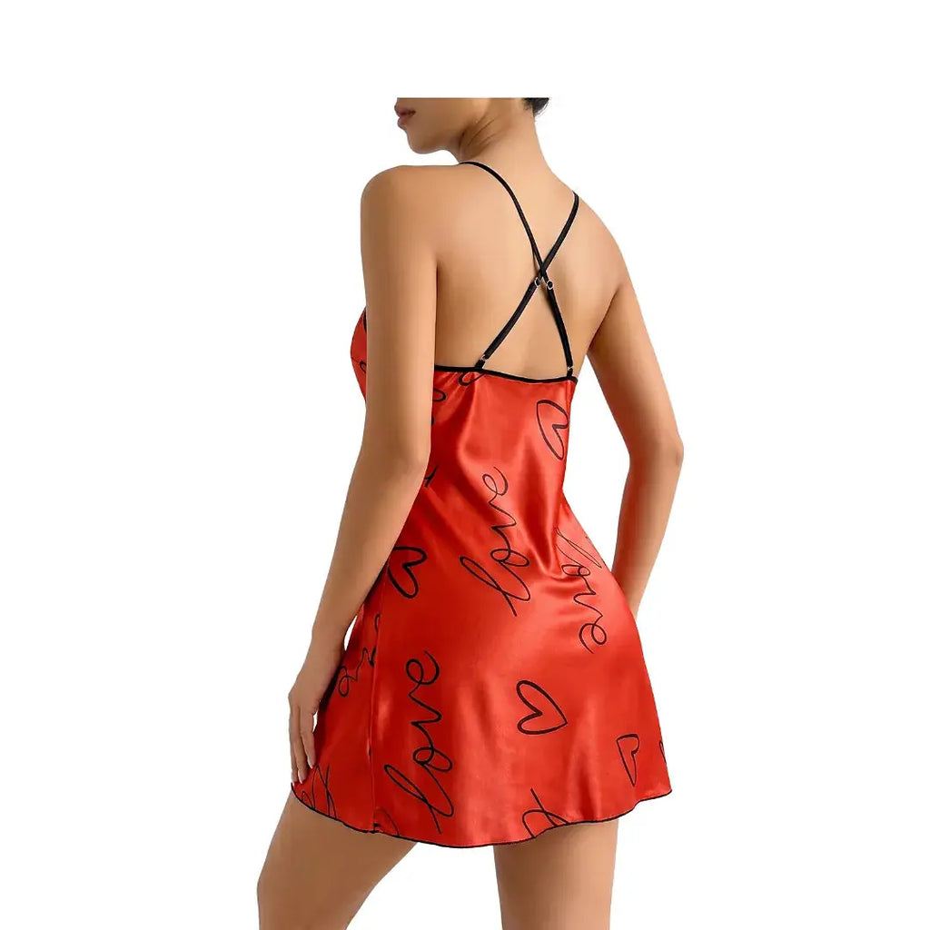 Chemise de nuit satinée rouge à bretelles spaghetti, imprimé cœurs et fleurs – LSDLBoutique